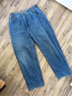 Vintage Lee High-Rise Women’s Jeans in Classic Blue Denim